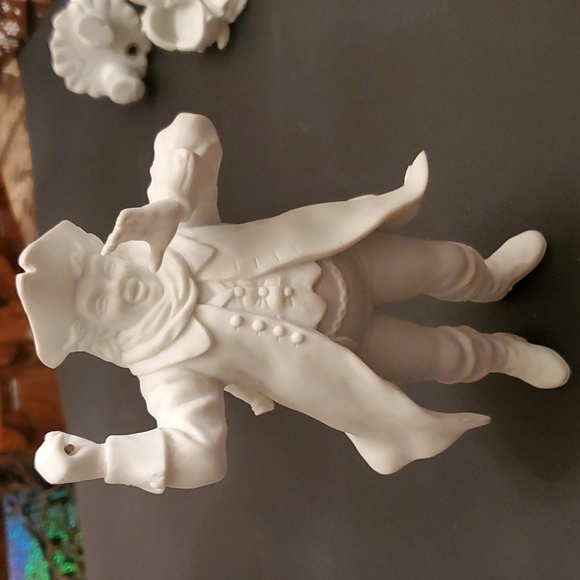 Dept 56 town cryer - Picture 2 of 7